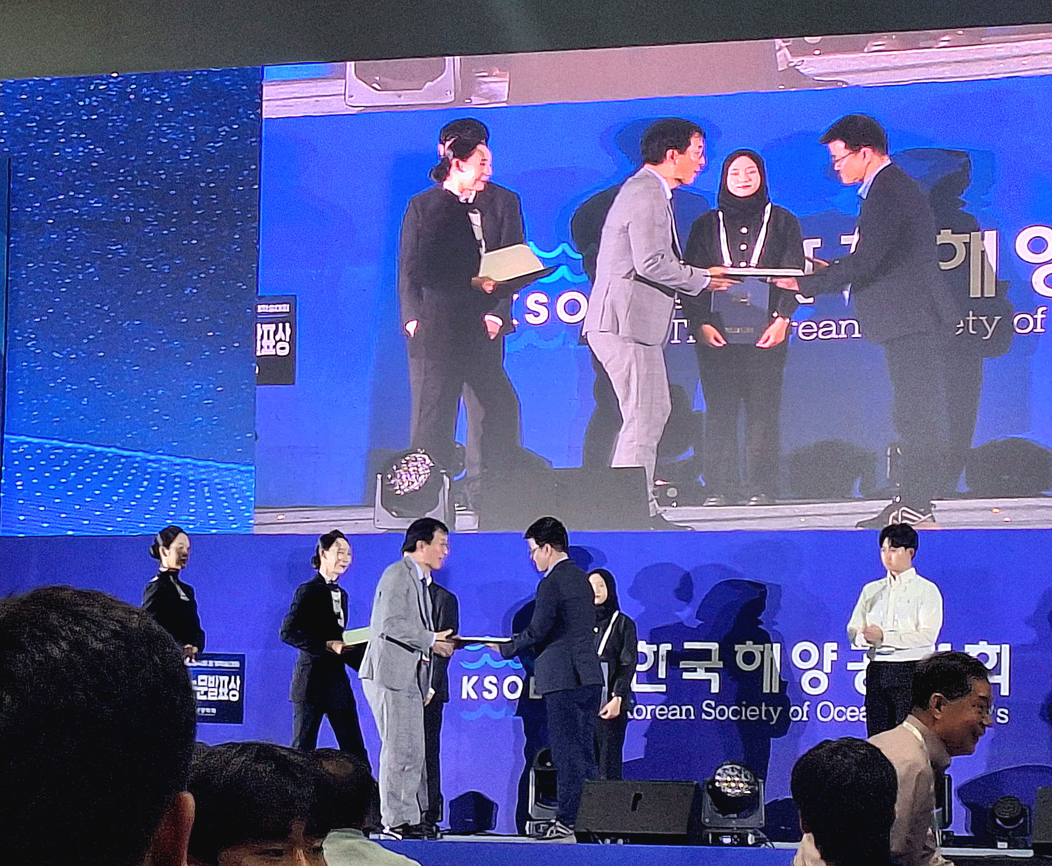 Nguyen Khai_ Best Student Paper Award_20261015.jpg
