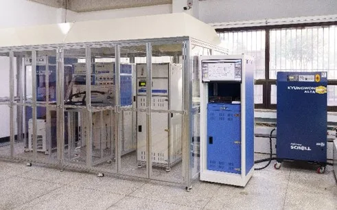 Laboratory-scale fuel-cell performance test facility